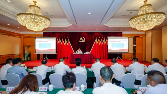 旅投集團任丁書記帶頭講授“不忘初心、牢記使命”主題教育專題黨課
